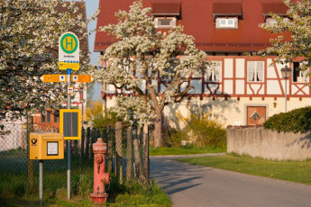 Seefelden 0050-2011, Stilleben im Dorfkern