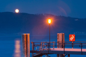 Sipplingen 0403-2012, Vollmond über der Schiffslände