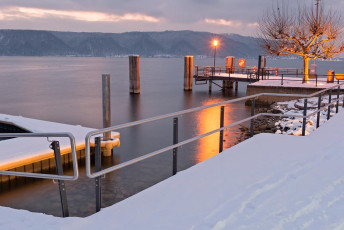 Sipplingen 0574-2012, Winterliche Abenddämmerung an der Anleges