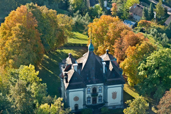 Überlingen 1598-2013, Luftaufnahme Schloss Rauenstein im Herbst