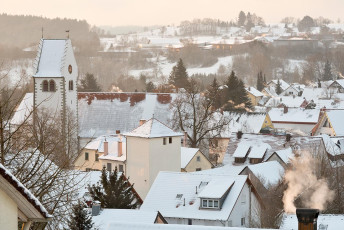 Überlingen 1667-2014, Verschneiter Ortskern Owingen mit Kirche