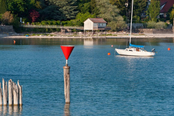 Wasserburg 0120-2011, Seezeichen und Bootshaus