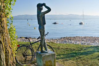 Wasserburg 0487-2013, Figur Lieber Augustin am Ufer