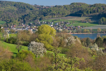 Öhningen 0046-2016, Frühlingshafter Blick auf Mammern