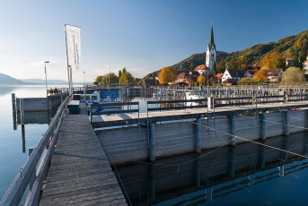 Sipplingen 0815-2016, Hafen und Dorfkirche im Herbst