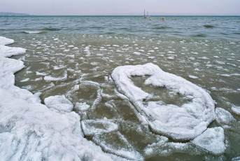 Muensterlingen 0031-2017, Eisschollen und Seezeichen mit Eiskrag