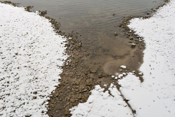 Kreuzlingen 0079-2017, Verschneites Seeufer im Seepark