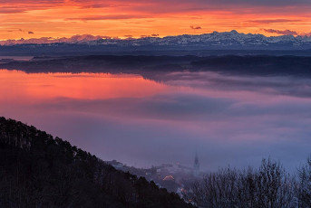 Haldenhof 0025-2012, Morgenstimmung über Alpen und See