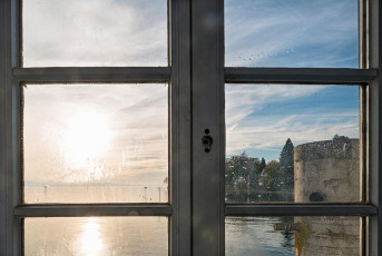 Bad Schachen 0064-2017, Blick durch Fenster der Schiffsanlegeste