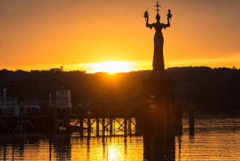 Konstanz 1304-2017, Imperia im Sonnenaufgang
