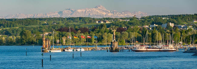 Konstanz 1326-2017 PANO, Hafeneinfahrt mit Säntis