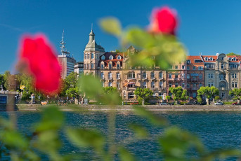 Konstanz 1380-2017, Blick vom Inselhotel zur Seestrasse