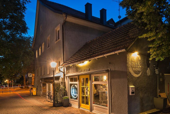 Konstanz 1449-2017, Hieronymusgasse bei Nacht