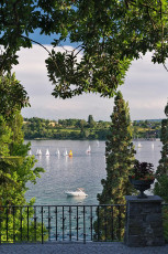 Mainau 1744-2017, Segelboote vor der Mediterranterrasse