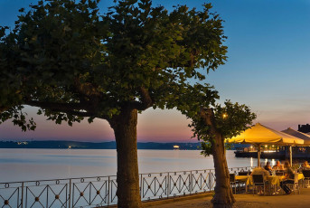 Meersburg 1565-2017, Stimmung Seepromenade bei Nacht