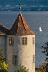 Meersburg 1572-2017, Westturm der Burg und Boot