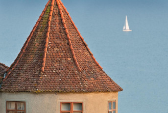 Meersburg 1615-2017, Westturm der Burg und Segelboot