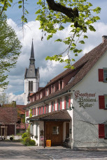 Überlingen 2295-2017, Lippertsreute mit Kirche und Gasthaus Kel