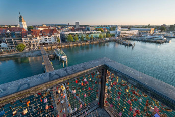 Friedrichshafen 1490-2018, Liebesschlösser am Moleturm und Hafe