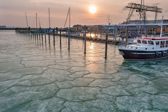 Konstanz 1584-2018, Zugefrorener Hafen