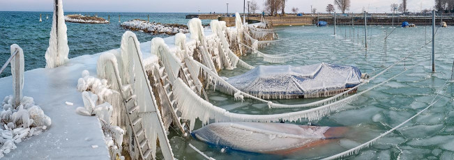 Romanshorn 0097-2018 PANO, Vereiste Molemauer und Boote im Insel