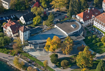 Überlingen 2940-2018, Luftaufnahme Badgarten mit Kursaal
