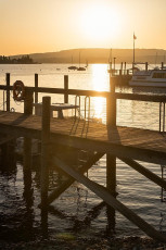 Allensbach 0388-2019, Abendsonne an der Schiffslände