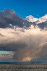 Immenstaad 1236-2019, Regenwolken über dem See