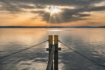 Meersburg 1660-2019, Lichtdurchbruch vor der Hafenmauer