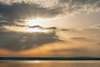 Meersburg 1683-2019, Lichtdurchbruch über dem See
