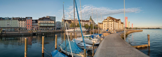 Rorschach 0122-2019 PANO, Hafen mit Kornhaus in Morgensonne