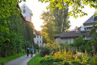 Überlingen 4289-2020, Abendsonne im Rosenobelgraben