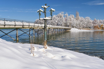 Mainau 2130-2021, Mainaubrücke im Tiefschnee