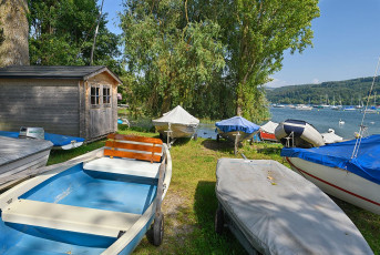 Wangen 0092-2021, Boote am Seeufer