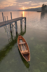 Hemmenhofen 026-2006, Ruderboot im Abendlicht