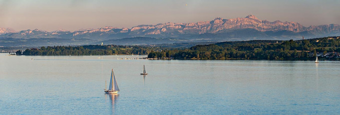 Überlingen 1814-2015 PANO, Segelboote vor dem Säntis