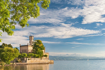 Langenargen 0149-2010, Schloss Montfort und Blick zu den Alpen