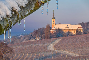 Birnau 0650-2022 FS, Barockkirche + Eiszapfen an Ast