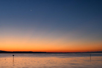 Konstanz 2039-2022, Morgenrot und Mond