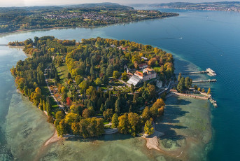Mainau 1795-2018, Luftaufnahme Blumeninsel Mainau im Herbst