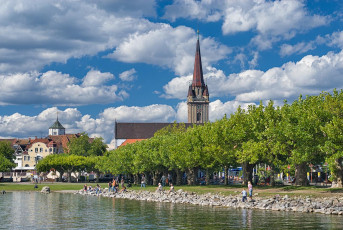 Radolfzell 022-2007, Stadtkirche + Mole vom Wasser aus