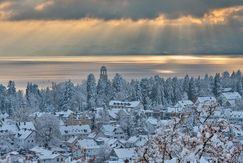 Bad Schachen 0165-2023, Winterlicher Lichtdurchbruch über Hotel