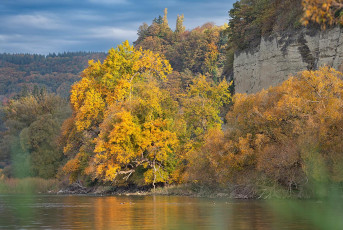 Überlingen 4877-2023, Herbstfarben vor Molassewand Goldbach