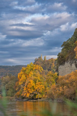 Überlingen 4881-2023, Herbstfarben vor Molassewand Goldbach