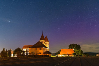 Reichenau 1046-2024, Polarlicht über St. Peter und Paul Niederz