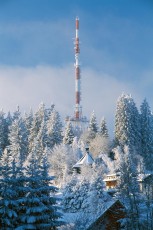 Bregenz, Sendemast auf der Pfänderspitze im Winter HOCH