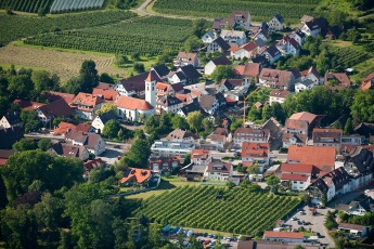 Fischbach 0002-2009, Luftaufnahme Ortskern