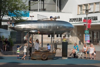 Friedrichshafen 1117-2014, Zeppelinmodell am Buchhornplatz
