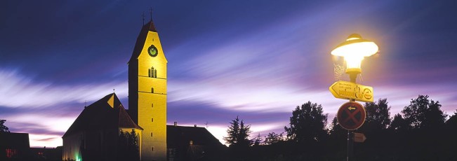 Hagnau, Dorfkirche bei Nacht