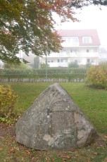Hagnau 512-2008, Erinnerungsstein Seegfrörne im Stadtgarten